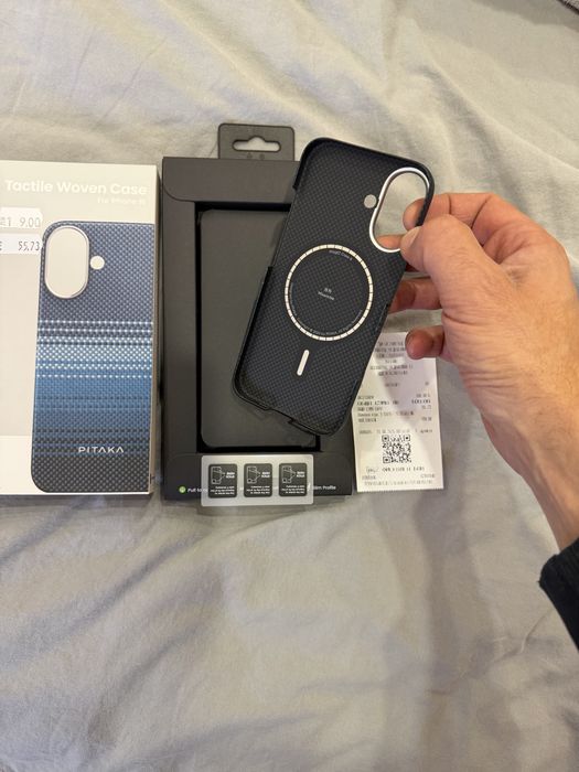 Продавам кейс Pitaka за Iphone 16