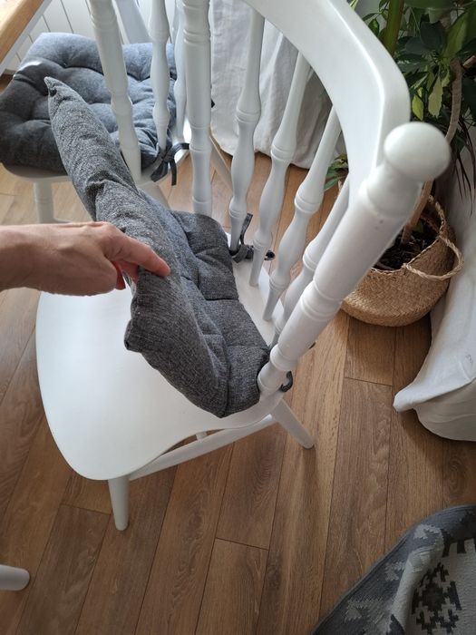 Трапезна маса от дъб, 2 стола от масив и пейка за сядане от масив