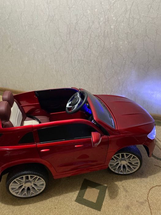 Mercedes-Benz GLC  Машина