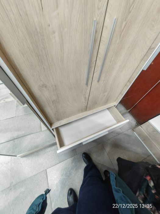 Чисто нов неизползван гардероб