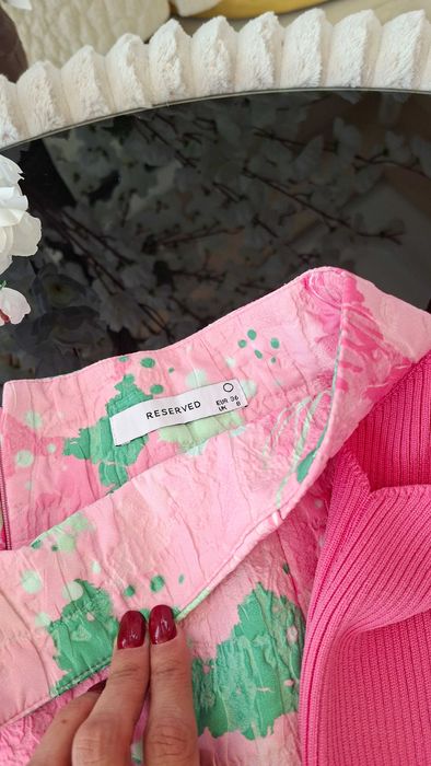 Дамска пола Rezerved