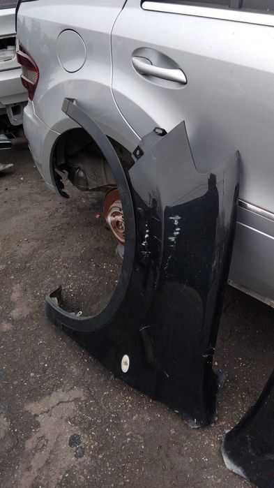 Aripa stanga/dreapta Nissan Qashqai an 2011 facelift