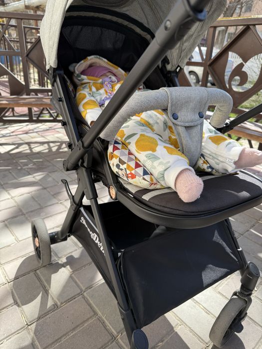 Коляска сатылады.