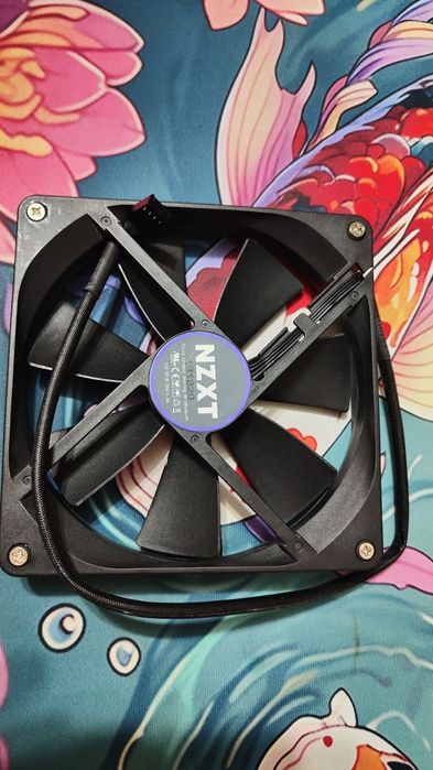 vand doua ventilatoare Noctua NF A14 ULN si NZXT de 140 mm