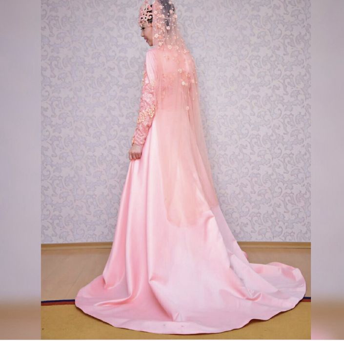 Платье на узату ручной работы