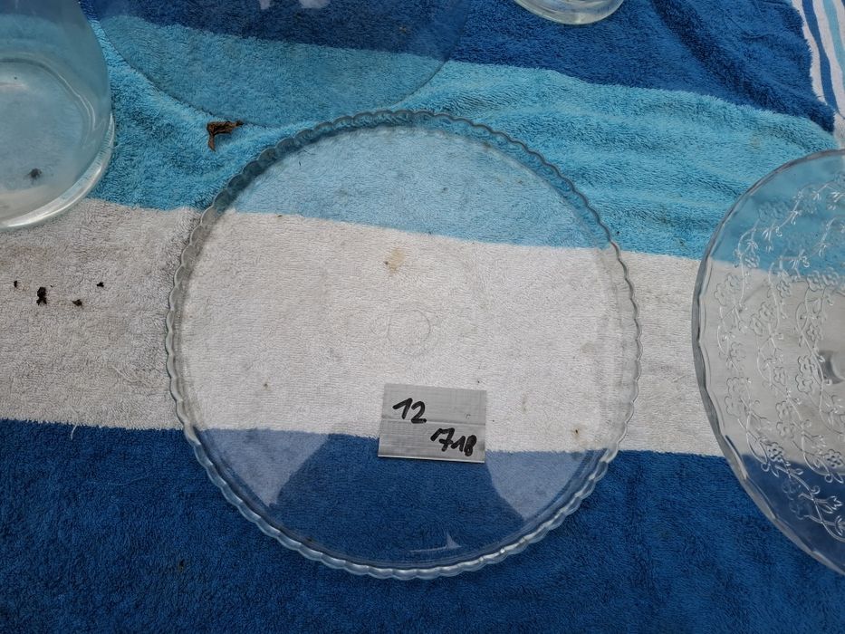 Стъклени съдове и прибори