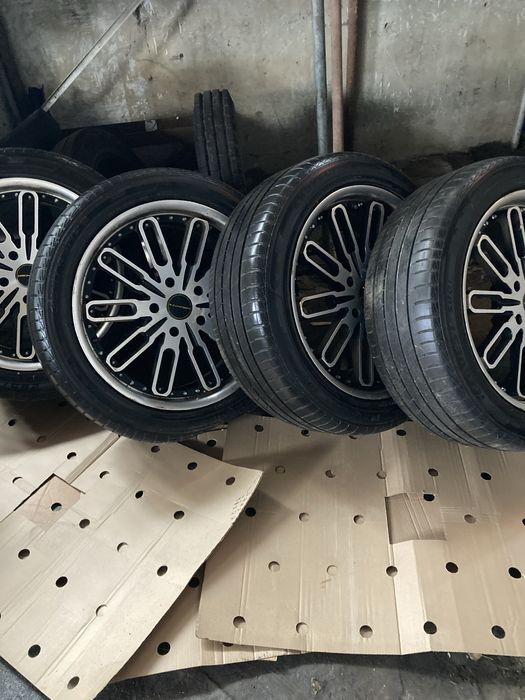 продам диски  22 литье с резиной 285/45/22