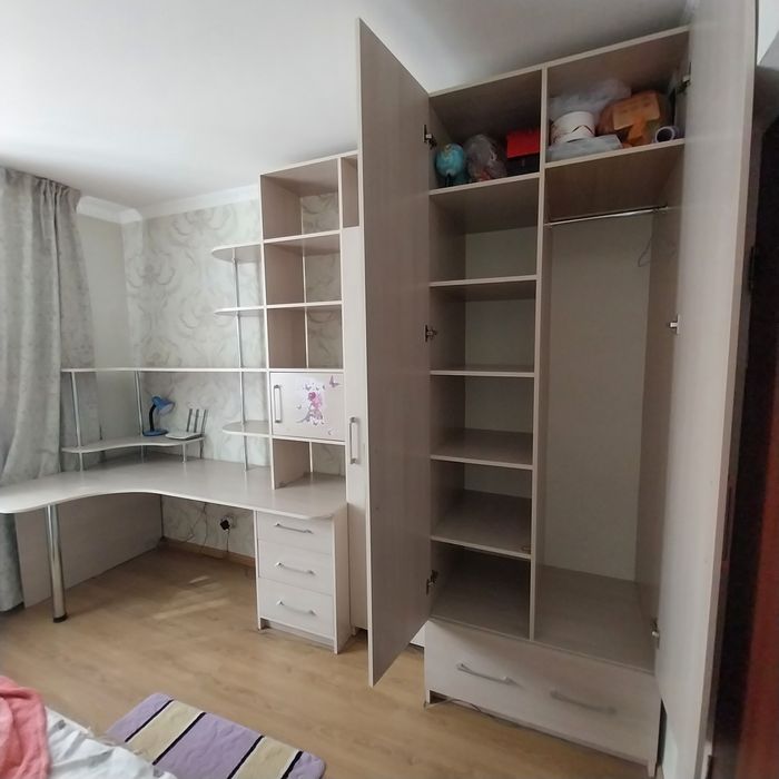 Продам уголок Стол-шкаф