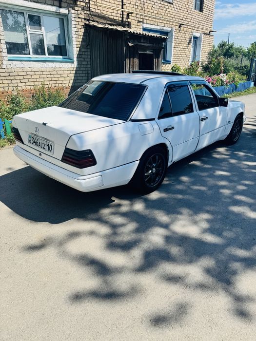 Продам мерседес W-124 E-200!