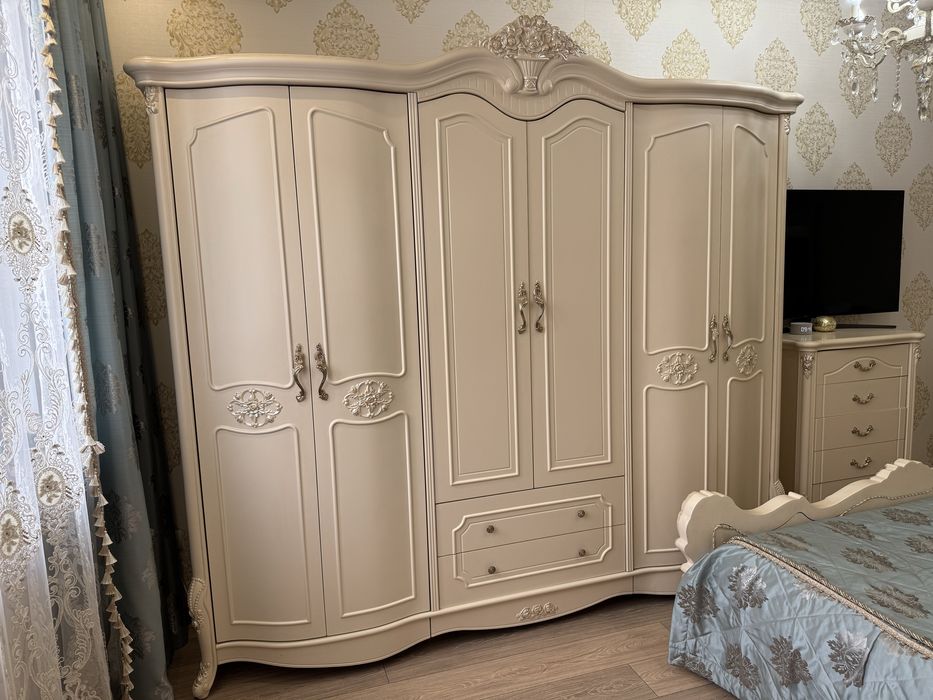 Спальный гарнитур