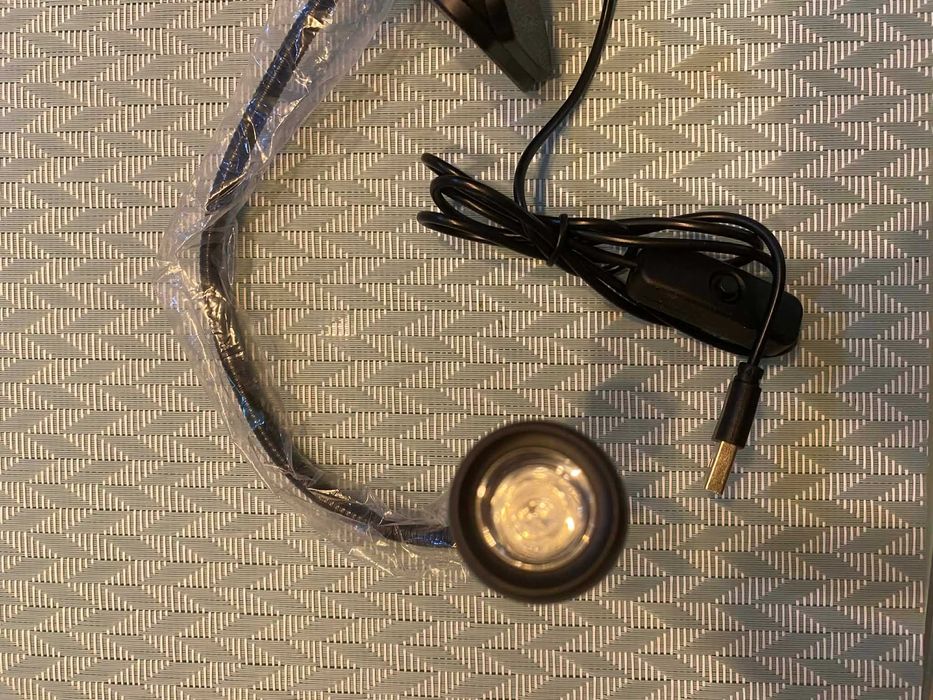 Гъвкава LED лампа с щипка – USB, с включвател, за маникюр