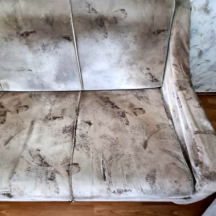 Диван с двумя креслами