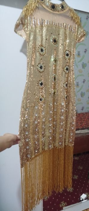 Vecherniy koʻylak kiyganda chiroyli turadi 300ming