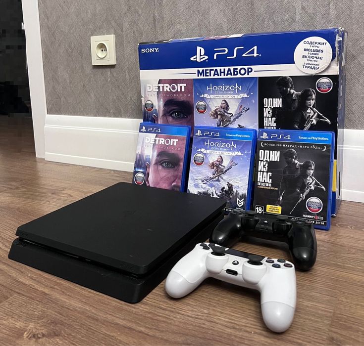 PlayStation 4 Slim