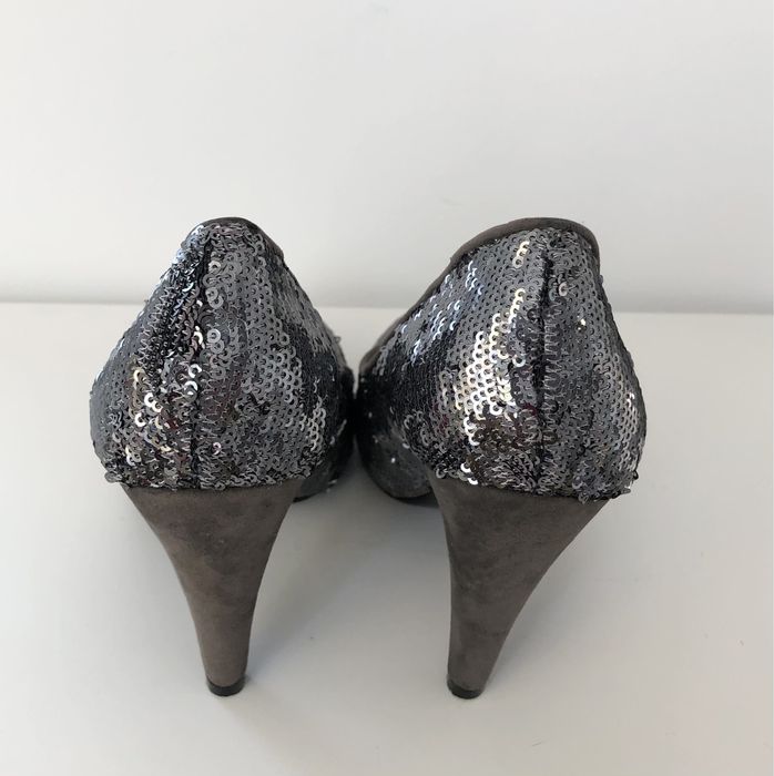 Pantofi eleganti cu paiete