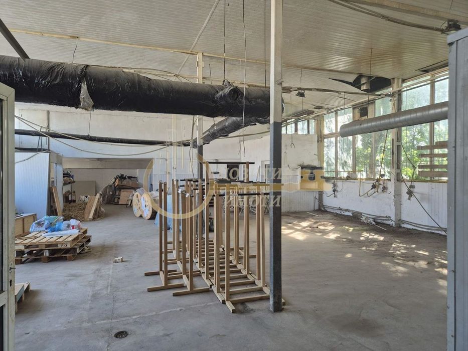 Дава се под наем Склад в Божурище - 330 кв.м за 1000 € - Снимка #3