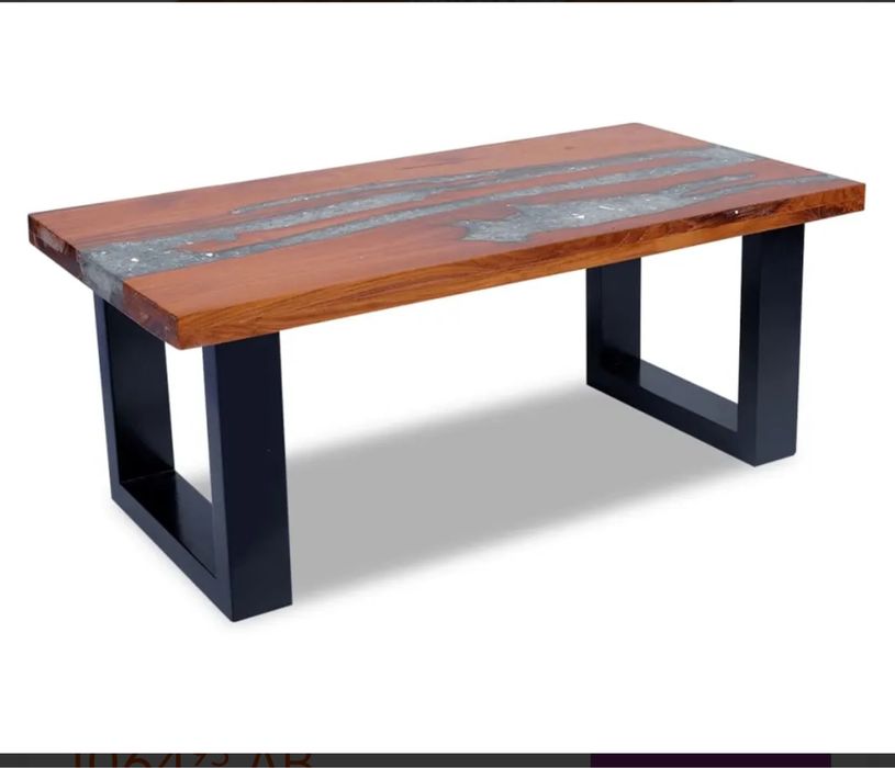 Масивна маса от тиково  мангово дърво, смола