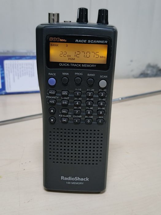 Scanner radio multibanda RadioShack Pro74