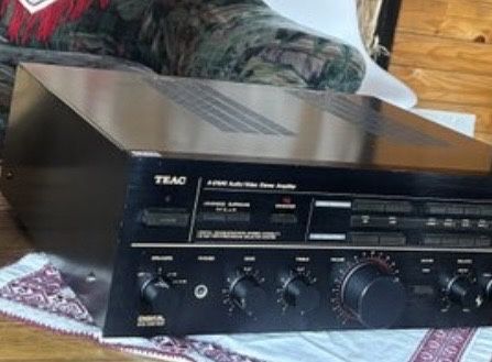 Vand amplificator Teac 2x110w