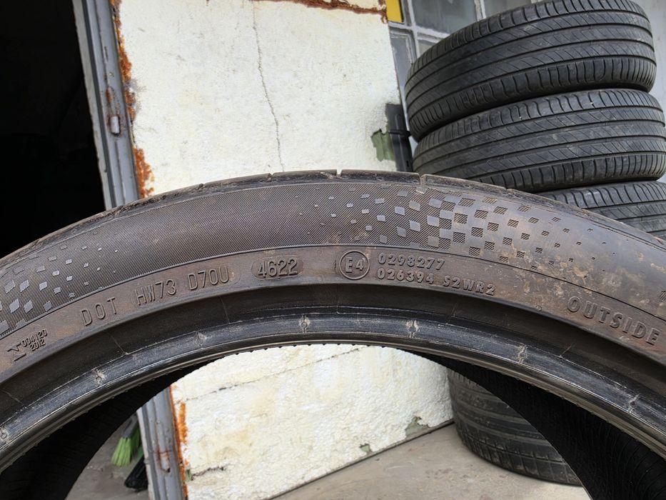 4 бр. летни гуми 255/40/20 Continental  AO DOT 4122 2x4,5 mm 2x3,5-4,5 mm