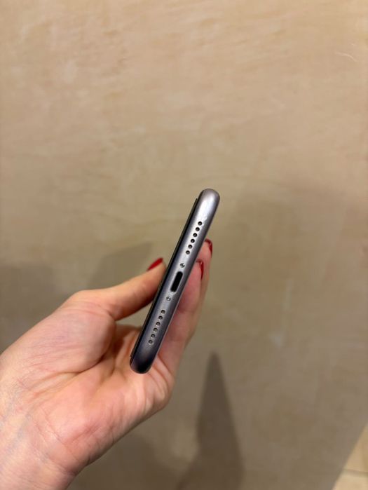 iPhone 11 64GB purple