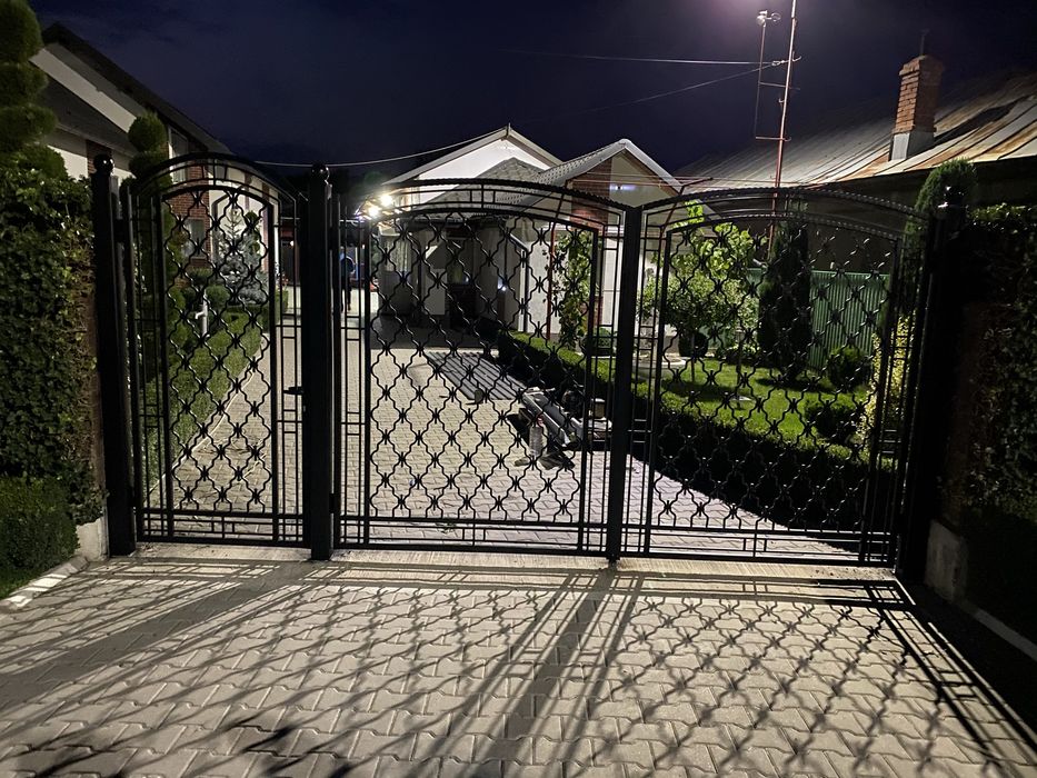 Garduri si porți din fier forjat