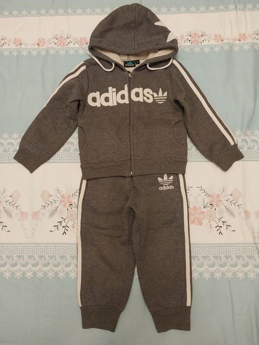 Продаётся утепленный спортивный костюм