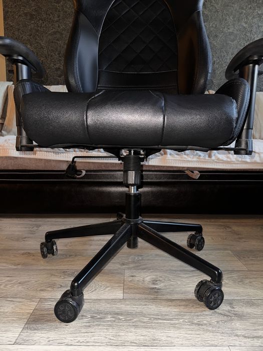 Игровой стул Gamdias