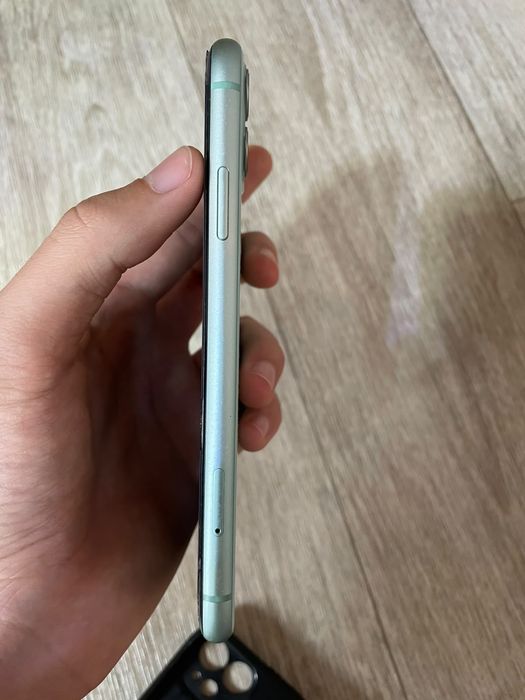 iPhone 11 64gb идеал с коробкой