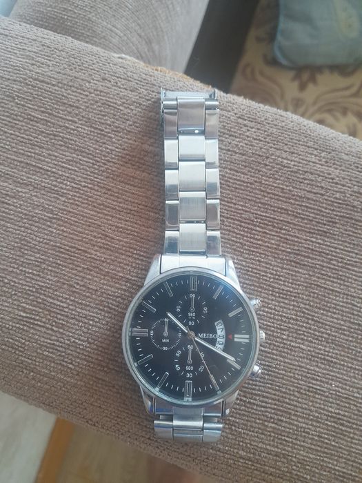 Продам наружные часы (срочно)