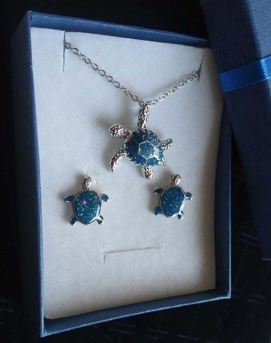 Супер разпродажба! Сребърен, дамски комплект в кутия.