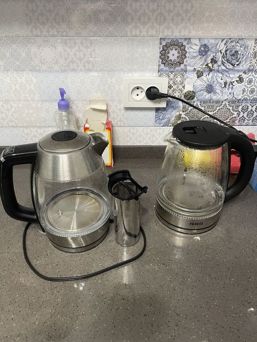 Бесплатно два чайника не работают