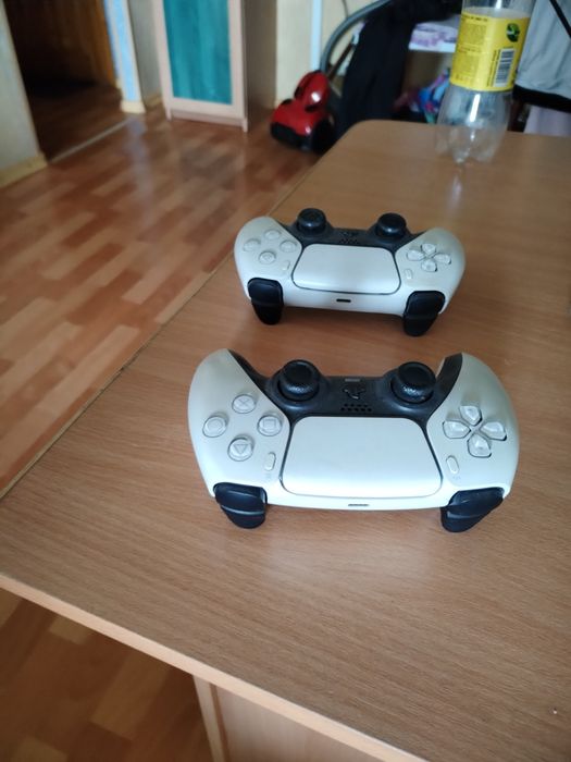 Продаются игровые джойстики на ps5/pc