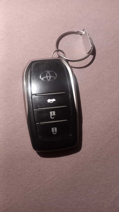 Ключ Toyota Camry