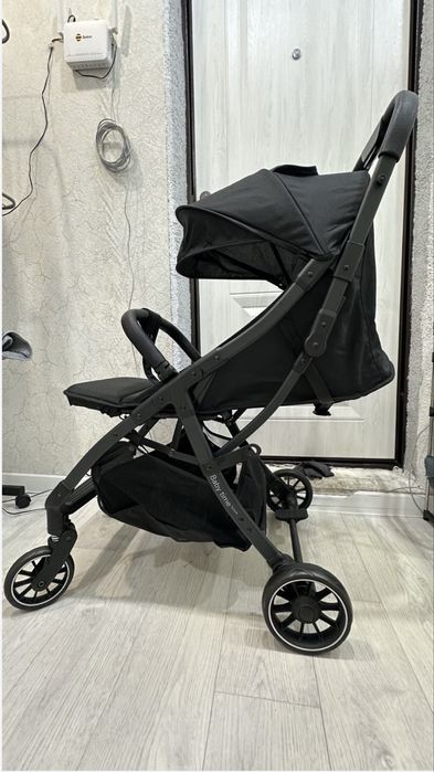 Продам прогулочную коляску