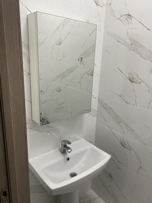 Зеркальный шкаф в ванную