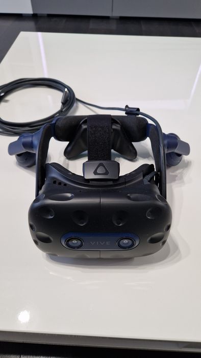 Очила за виртуална реалност HTC VIVE PRO 2
