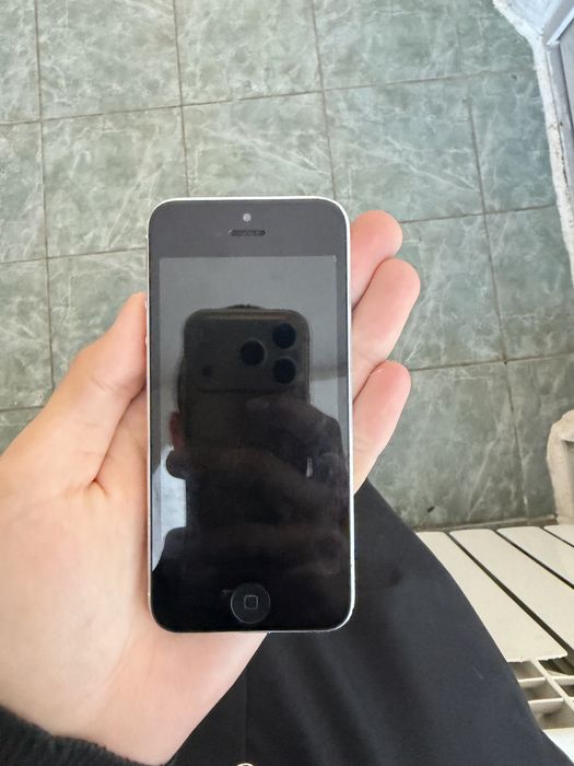 iPhone 5.