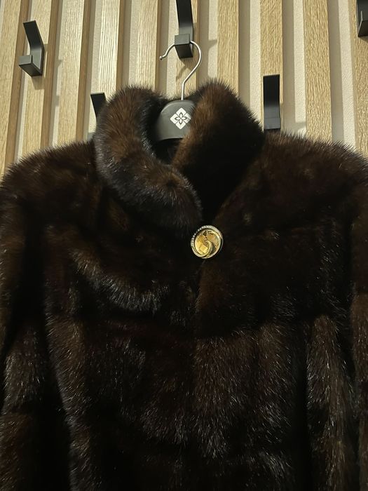 Продам Шубу в отличном состоянии
