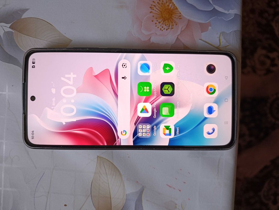 Продаётся сотовый телефон Oppo Reno 11 F