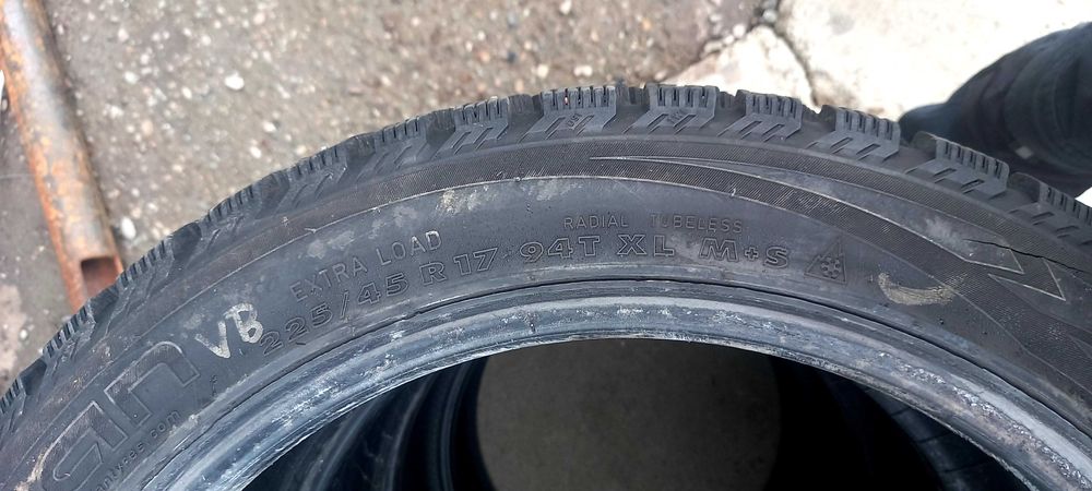 Michelin cu ținte/cuie 185 65 15 92 XL  225 45 17 si 165 70 14