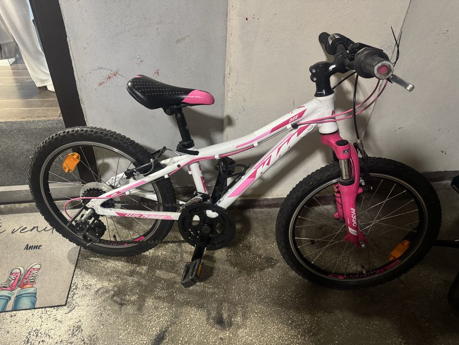 Bicicleta copil fata 5-9 ani