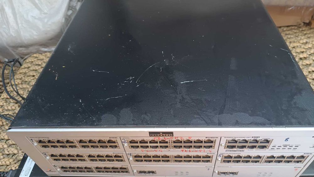 Centrală telefonică Alcatel OmniPCX Office Large - PBX completă cu multe module (negociabil)