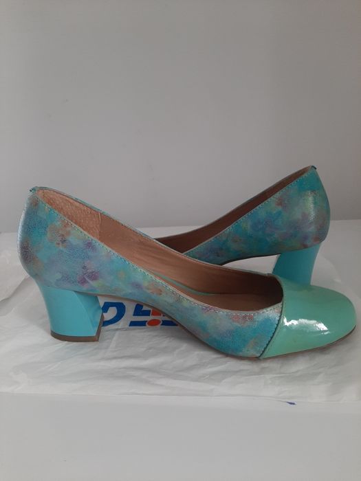 Продам  женскую обувь