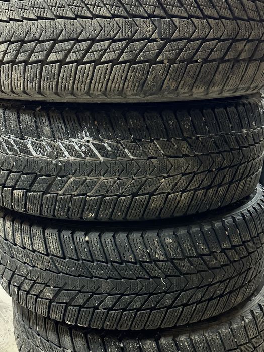 Продам резину 16 размер