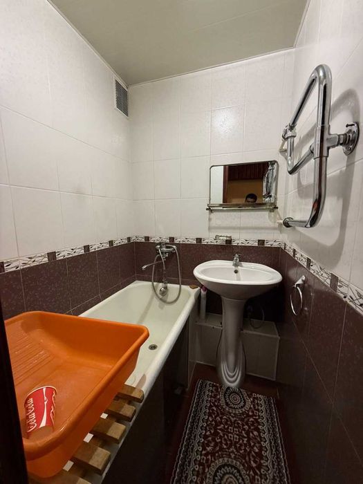 Тинчлик Алокада срочна 5 хоналик квартира сотилади