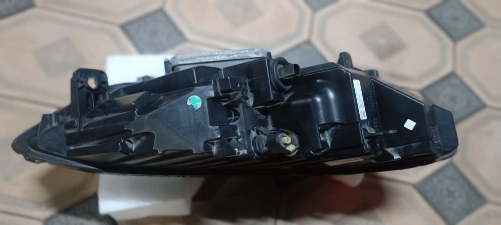 Фара левая Тесла модель Х 2018