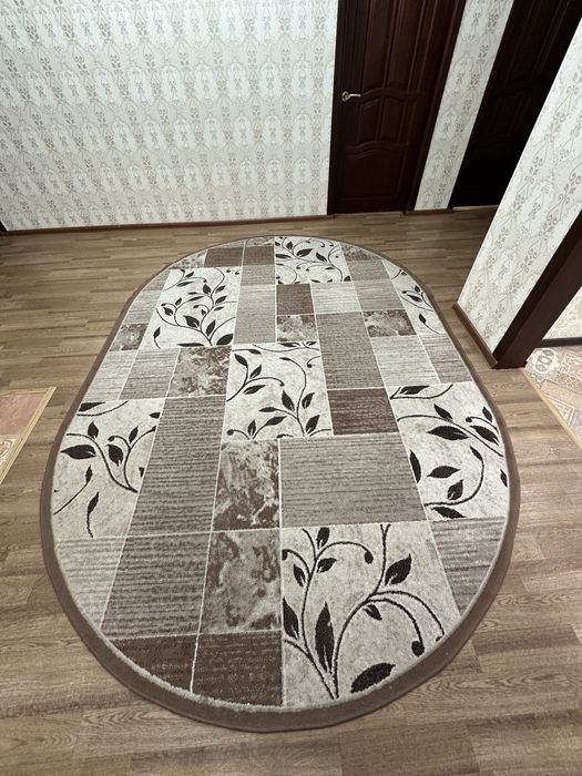 Продам ковер в хорошем состоянии