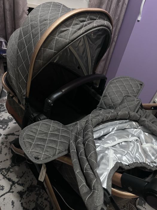 Коляска три в одном