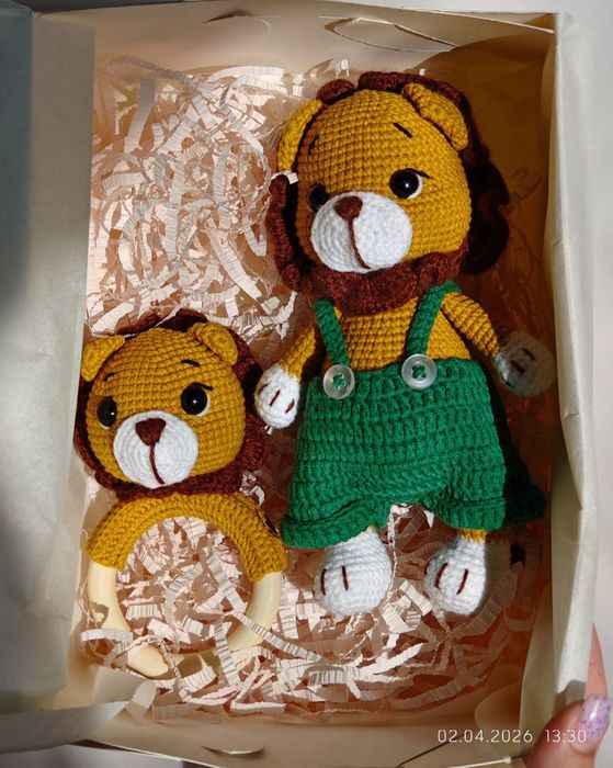 Продам набор для малыша.  Игрушка и погремушка